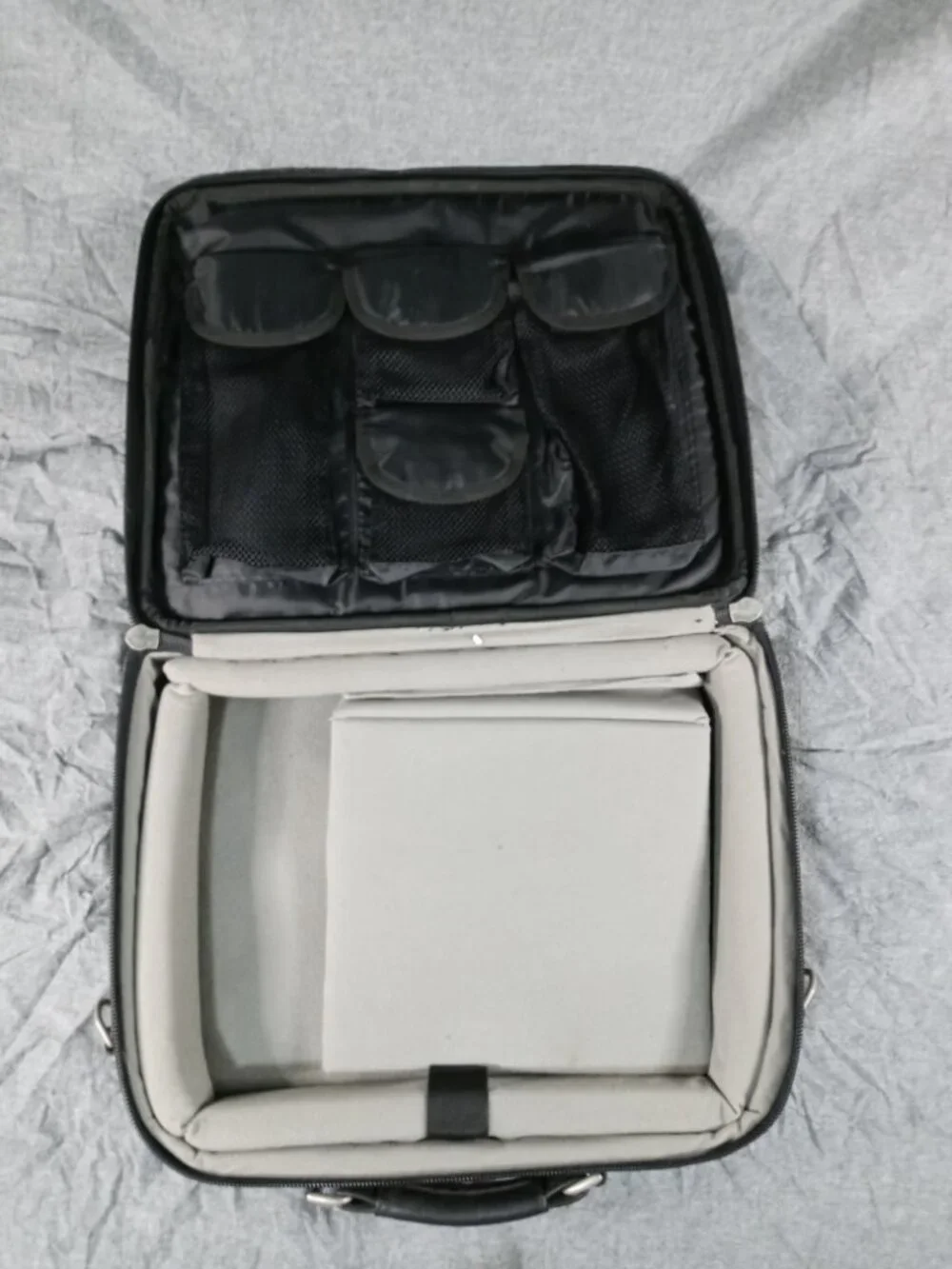 Kensington Green Heavy Duty Computer Laptop Tablet Messenger Bag in Great Cond